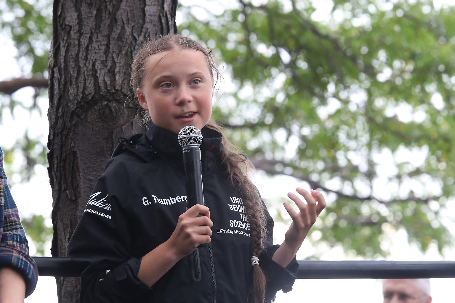 Klima-Aktivistin Greta Thunberg hat ihre Atlantikreise erfolgreich gemeistert. "All das hier ist sehr überwältigend. Der Boden wackelt noch", sagt die junge Schwedin unmittelbar nach ihrer Ankunft im Hafen North Cove Marina in Manhattan. 
