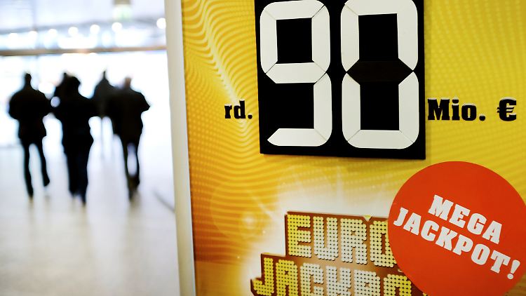 Jedes Mitglied der Tippgemeinschaft erhält 1,8 Millionen Euro.
