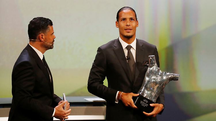 Ausgezeichnet: Virgil van Dijk vom FC Liverpool, und zwar als Europas Fußballer des Jahres.