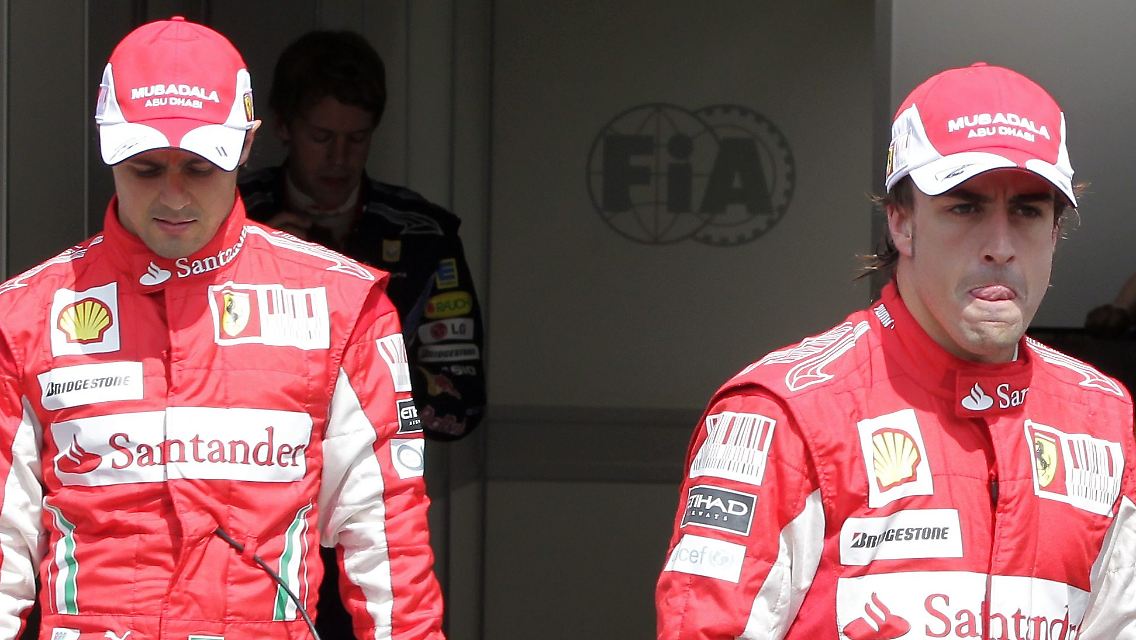 Nun dürfen sie sich absprechen: Fernando Alonso, rechts, und sein Ferrari-Teamkollege Felipe Massa.
