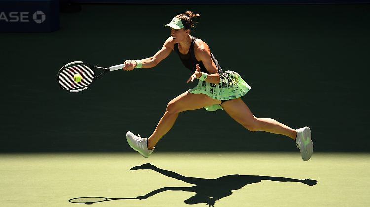 “Ich freue mich wahnsinnig, bilde mir aber jetzt nicht ein, dass ich Roger Federer bin”, sagte Petkovic nach ihrem Zweitrundenerfolg.