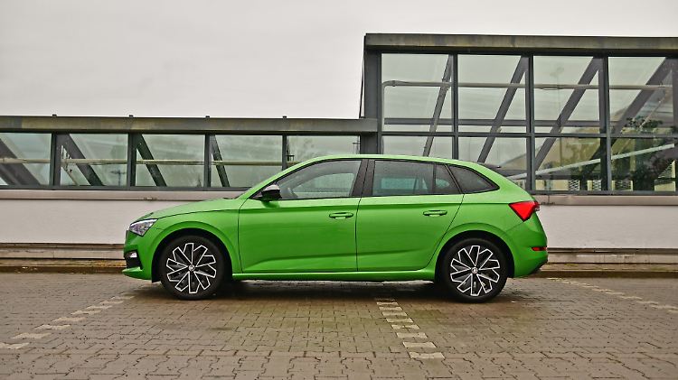 Dass der Skoda Scala ein dynamischer Bursche ist, zeigt sich auch in der Silhouette.