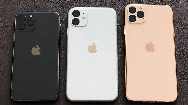Wie sehr die quadratische Kamera-Einheit aus dem iPhone herausragt, zeigt ein Bild von Dummies für Case-Hersteller, das @BenGeskin veröffentlicht hat.
