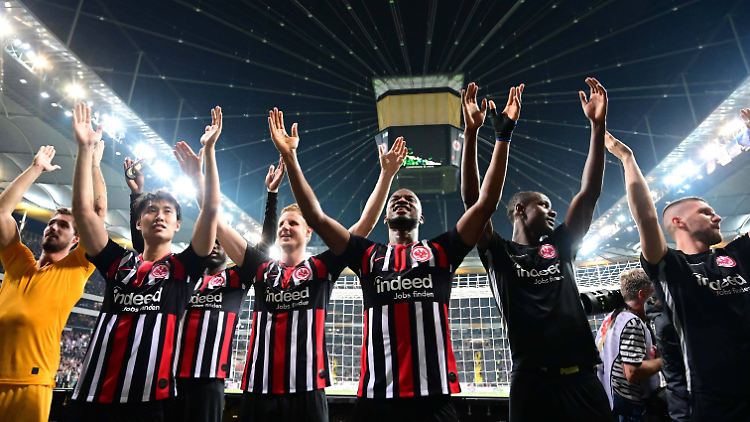 Vorjahresfinalist Eintracht Frankfurt qualifiziert sich in den Playoffs für die Europa League.