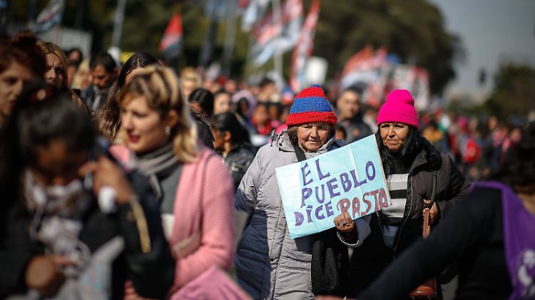 "Das Volk sagt: Schluss!" Bei der Vorwahl Anfang August und auf der Straße machen die Argentinier deutlich, wie unzufrieden sie mit der amtierenden Regierung sind.