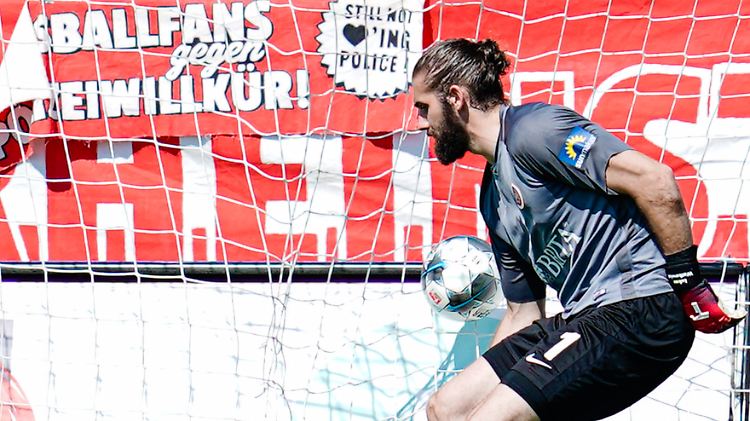 Wehens Keeper Lukas Watkowiak musste fünf Mal hinter sich greifen.