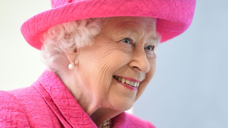 Die Queen war auf ihrem Anwesen unterwegs, als sie die US-amerikanischen Touristen traf.
