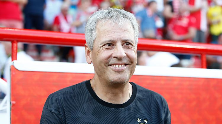 Lucien Favre möchte nicht über die Mannschaftsteile reden, auch nicht über einzelne Spieler. Also über seine Verantwortung für die indiskutable Leistung des BVB beim 1. FC Union Berlin?