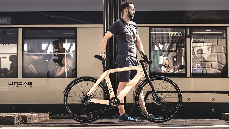 Mit dem Pedelec-Modell E-Tour von My Esel ist dem Besitzer die Aufmerksamkeit anderer sicher.