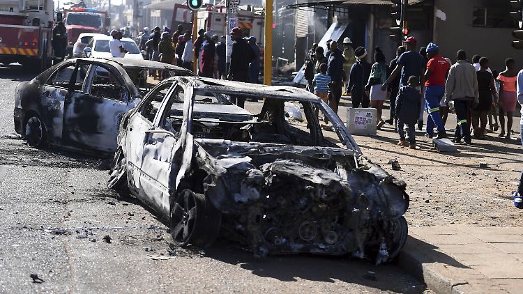 Unruhen in Südafrika: Immer wieder kommt es zu gewalttätigen Ausschreitungen.