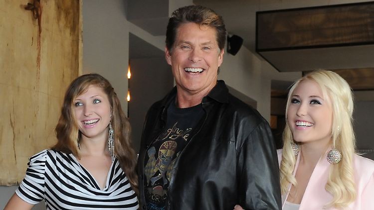 Hasselhoff mit seinen Töchtern Taylor Ann (l) und Hayley.