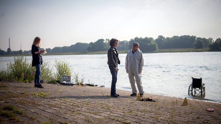 Ein einsamer Rollstuhl im Wasser macht noch lange keine Leiche. Oder etwa doch?