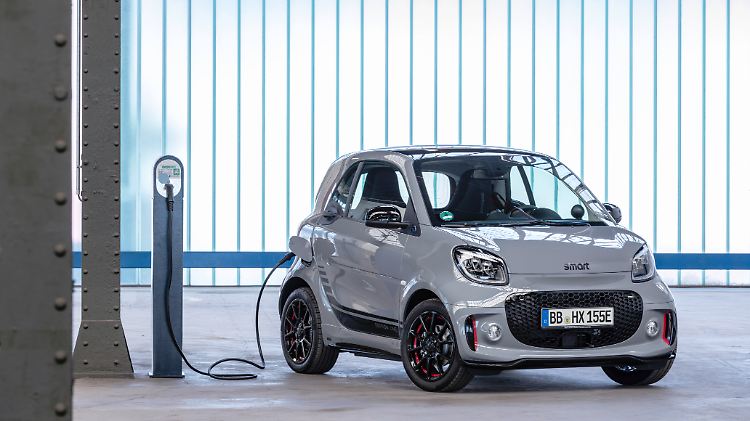 Dem neuen Smart steht seine E-Mobilität ins Gesicht geschrieben.