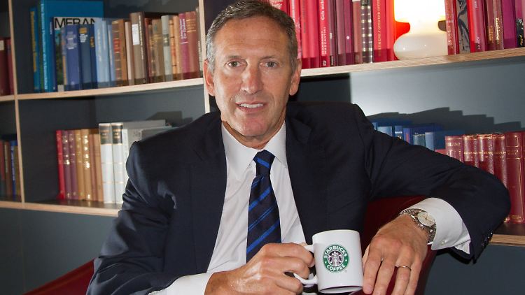 Auch eine Rückenverletzung zwingt den ehemaligen CEO von Starbucks dazu, Trump nicht weiter herauszufordern. 