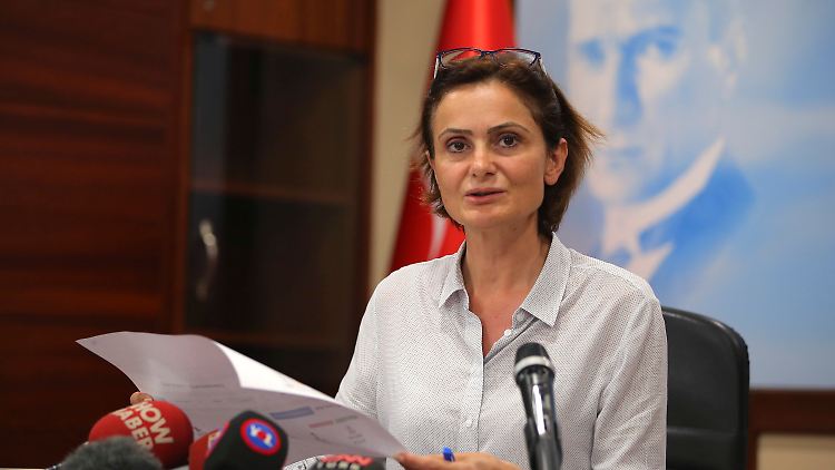 Canan Kaftancioglu ist die Vorsitzende der Istanbuler CHP und deshalb eine wichtige Oppositionspolitikerin in der Türkei.