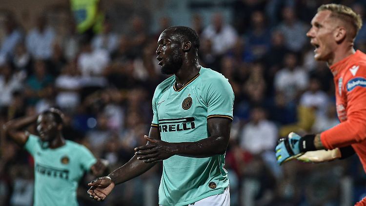 Romelu Lukaku, belgischer Stürmer von Inter Mailand, wurde rassistisch beleidigt und wehrt sich im Netz.