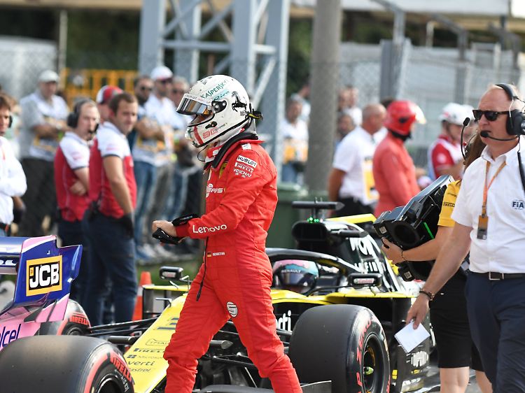 Laufen wäre wohl schneller gegangen: Sebastian Vettel nach der Bummelrunde.