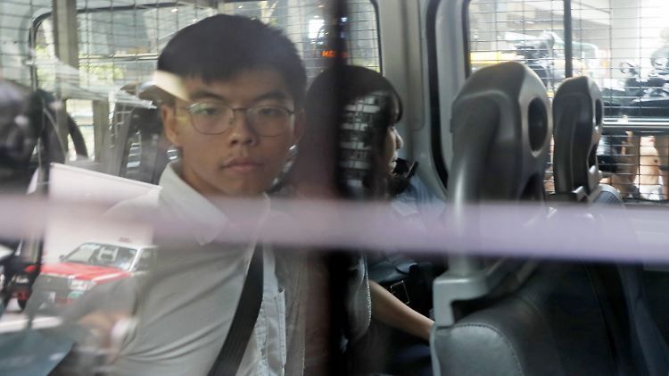 Der 22-jährige Wong war bereits Ende August für einige Stunden in Hongkong festgenommen worden.