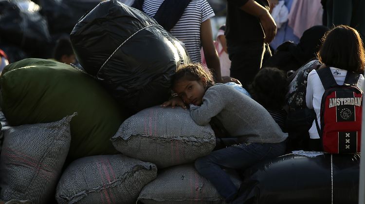 In den Registrierungslagern auf den griechischen Inseln leben mehr als 24.000 Menschen, 9600 davon sind unter 17 Jahre alt.
