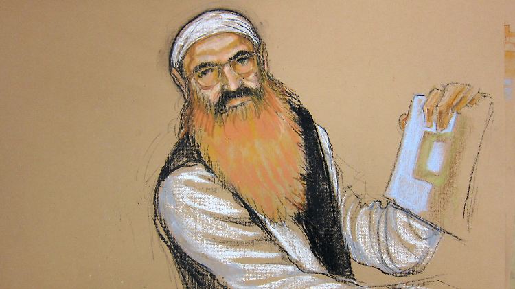 Scheich Mohammed hat mittlerweile einen langen orange gefärbten Bart und trägt eine markante Brille. Vor Gericht erschien er zudem mit einem schwarz-grau gestreiftem Kopftuch.