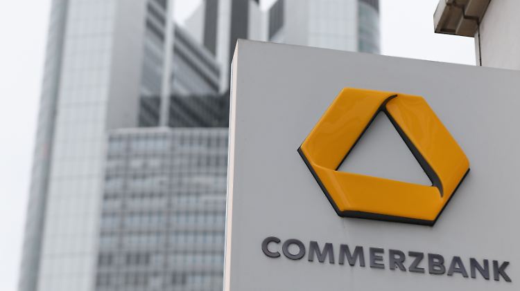 "Wie in der Vergangenheit auch, kooperieren wir selbstverständlich vollumfänglich mit den Behörden", sagt ein Sprecher der Commerzbank.