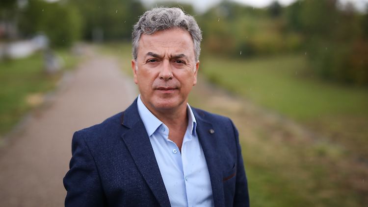 Entgegen den üblichen Prozeduren soll Kilic vor Erhebung der Anklage nicht angehört worden sein. 