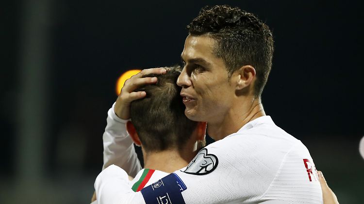 Er kann es noch, auch vierfach: Portugals Stürmer-Superstar Ronaldo.