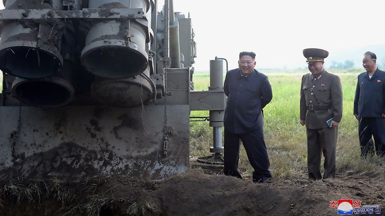 Nordkoreas Machthaber Kim Jong Un soll beim Test vor Ort gewesen sein.