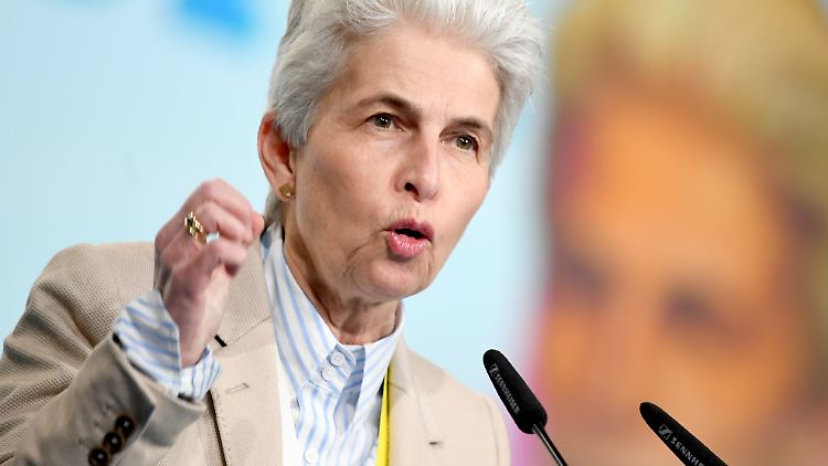 Marie-Agnes Strack-Zimmermann ist Mitglied des FDP-Bundesvorstands und ist verteidigungspolitische Sprecherin der Liberalen im Bundestag.