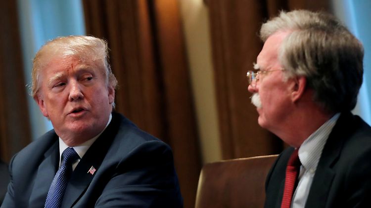 US-Präsident Trump (l.) feuert auch seinen dritten Nationalen Sicherheitsberater: John Bolton.
