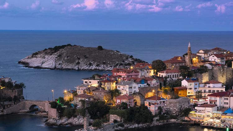 Das türkische Amasra wurde im 6. Jhd. v. Chr. von Griechen gegründet und von Homer in seiner "Ilias" als Sesamos erwähnt.