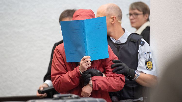 In Stuttgart steht ein Raser vor Gericht.