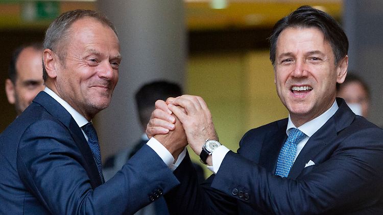 Zurück mit neuer Regierung im Rücken: Italiens Premier Conte trifft sich in Brüssel mit Ratspräsident Tusk und anderen Spitzenpolitikern der EU.