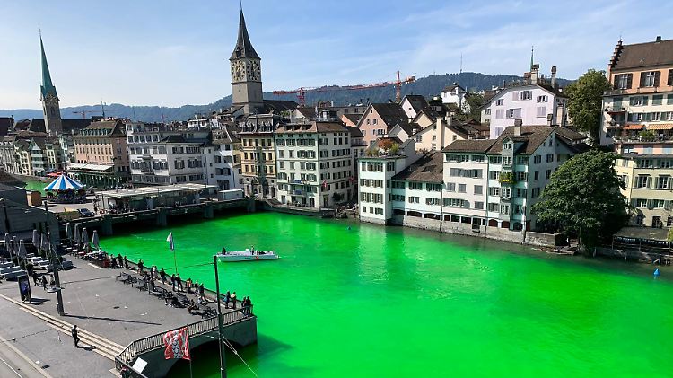 Uranin färbt die Limmat giftgrün.