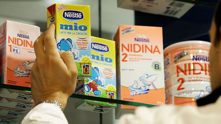 Bereits 1873 werden pro Jahr mehr als 500.000 Schachteln von Nestlés Babynahrung auf der ganzen Welt verkauft.