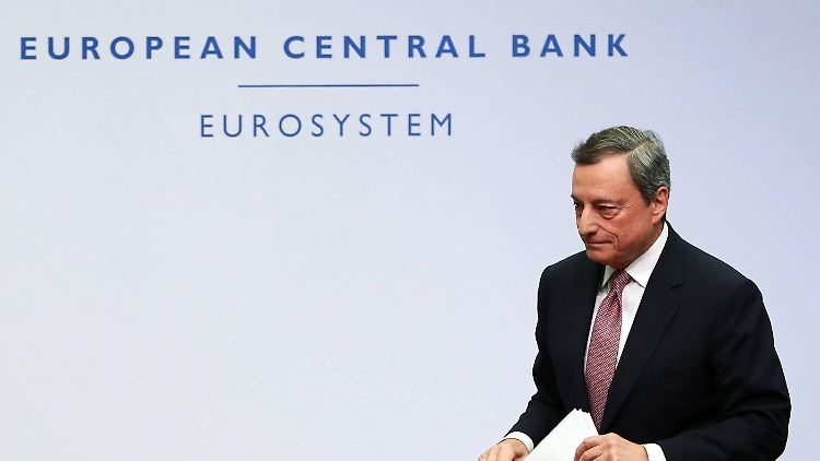 "Die länger anhaltende Abschwächung der Konjunktur in der Eurozone ist sogar ausgeprägter als erwartet", sagte EZB-Chef Draghi.