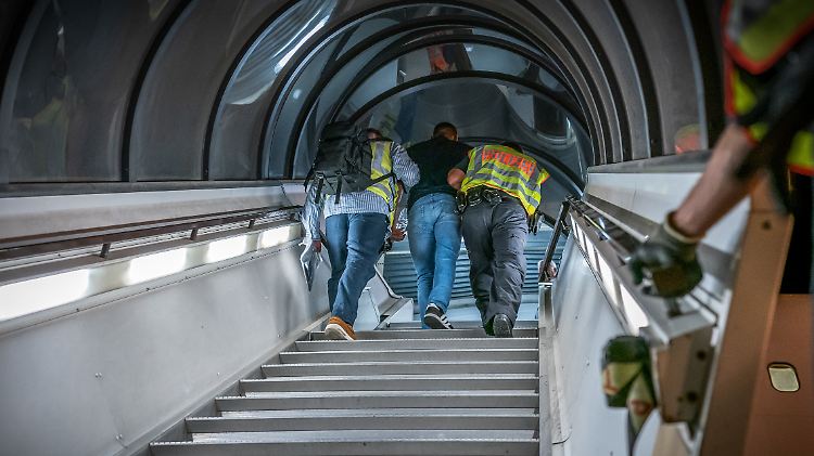 Im Juli 2018 wurde der mutmaßliche Bochumer Islamist Sami A. in einer umstrittenen Nacht- und Nebel-Aktion nach Tunesien abgeschoben. (Symbolbild).