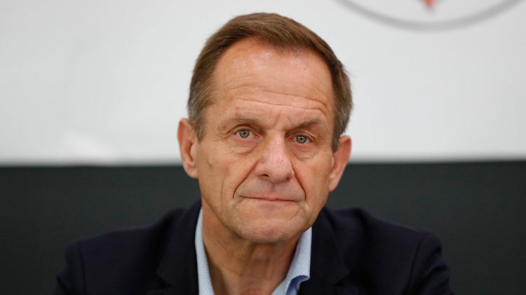 "Iaaf-Präsident Sebastian Coe hat konsequent und klar gehandelt und international Akzeptanz und Ansehen für sich persönlich und die Leichtathletik gewonnen", sagt Alfons Hörmann.