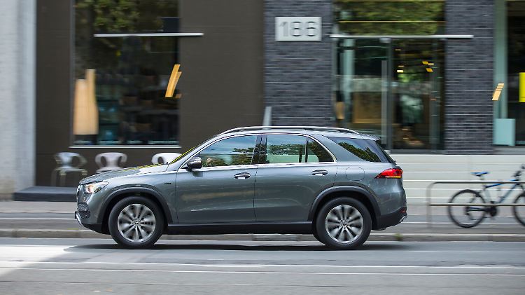 Der GLE 350 de überrascht mit einer rein elektrischen Reichweite von 90 Kilometern.