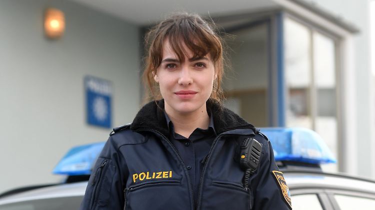 Die schönste TV-Polizistin am Sonntagabend, findet  "Polizeiruf"- und "Tatort"-Spezialist Ingo Scheel: Elisabeth "Bessy" Eyckhoff, die Neue.