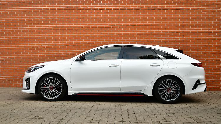 Wo auch immer sich Chefdesigner Peter Schreyer hat inspirieren lassen - der Kia ProCeed GT sieht gut aus.