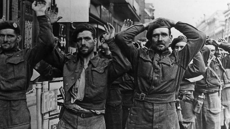 Viele britische Fallschirmjäger geraten während "Market Garden" in Gefangenschaft.
