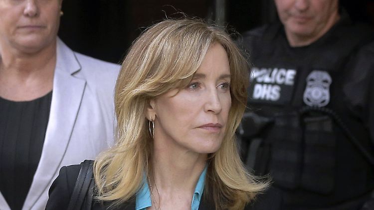 Saß im Oktober 2019 elf Tage im Knast: "Desperate Housewives"-Star Felicity Huffman.