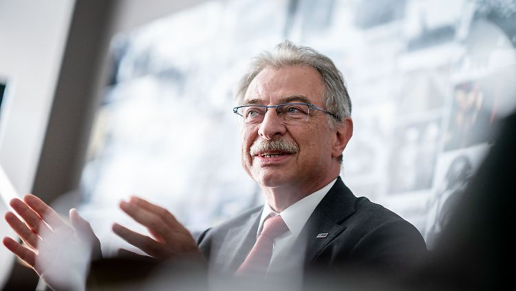 Industriepräsident Dieter Kempf fordert von der Bundesregierung ein schnelles Handeln.