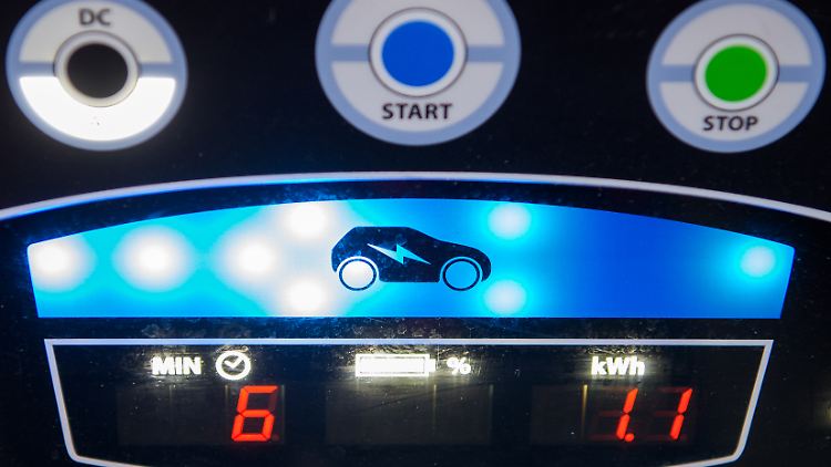 Anders als beim "normalen" Hybrid, können die Plug-in-Modelle eine ordentliche Strecke rein elektrisch zurücklegen.