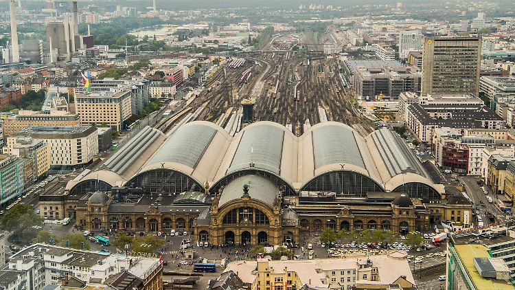 Für manche der Frankfurter Hauptbahnhof - für andere ein "absoluter Kristallisationspunkt" im gesamten deutschen Schienennetz.