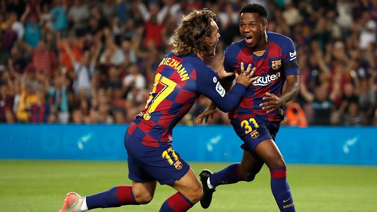 So schlecht sind sie nun auch wieder nicht: Antoine Griezmann und Anssumane Fati jubeln gegen Valencia.