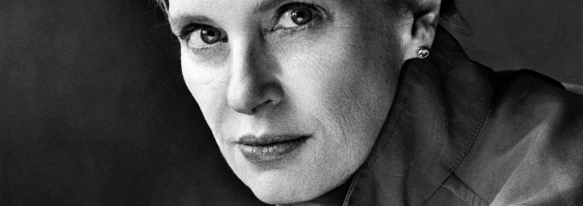Hustvedt_Siri_(C) Marion Ettlinger-1.JPG