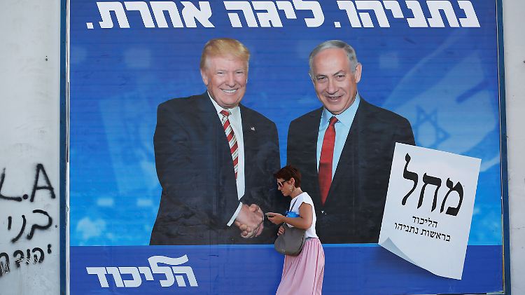 Gibt sich gern staatsmännisch: Israels Ministerpräsident Netanjahu auf einem Wahlplakat mit US-Präsident Trump.