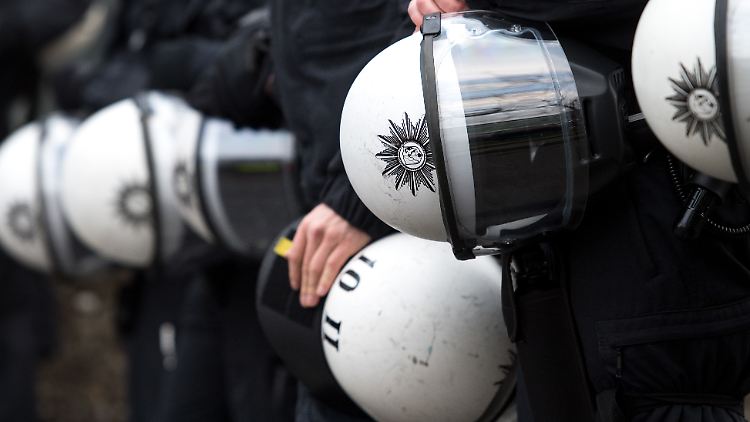 Fehlverhalten von Polizisten gibt es, sagt die Gewerkschaft der Polizei. Aber die Fälle würden bei Anzeige "sauber und konsequent aufgearbeitet".